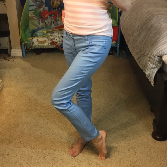 Like new Forever 21 jeans - Picture 3 of 8